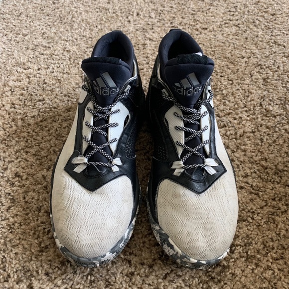 Damian Lillard 2s - Picture 2 of 7